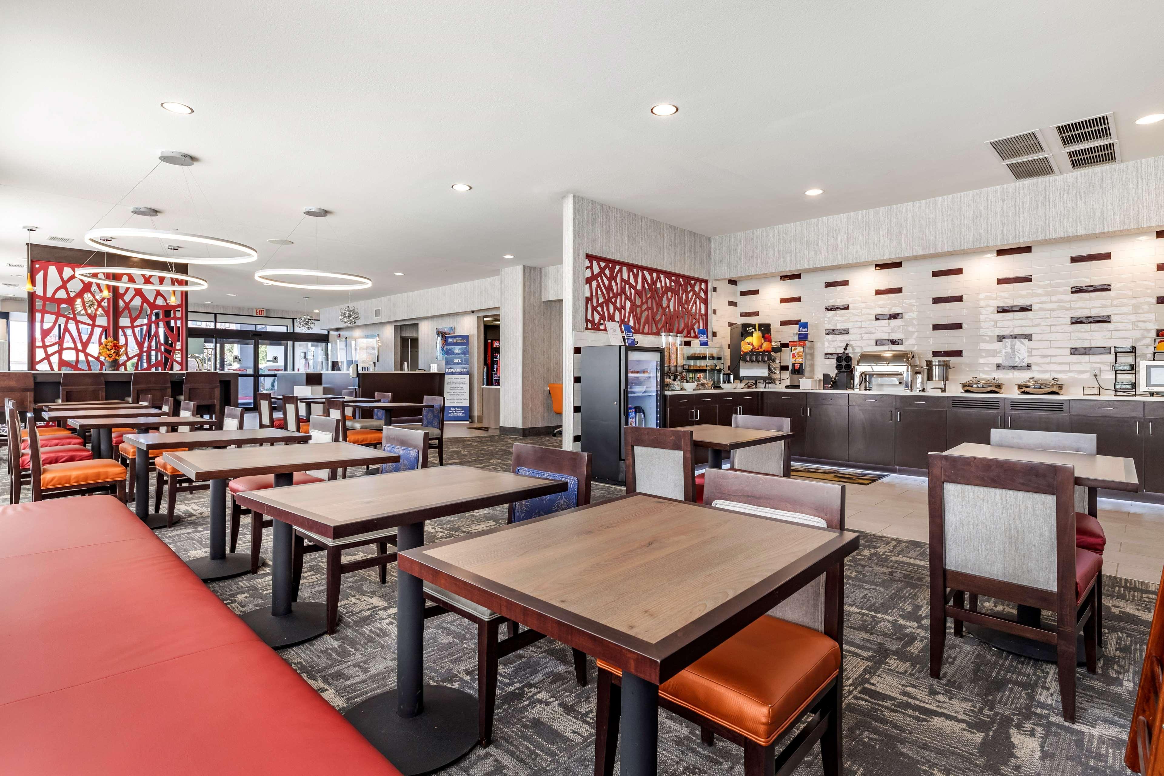 Best Western Plus Castlerock Inn & Suites Bentonville Eksteriør bilde