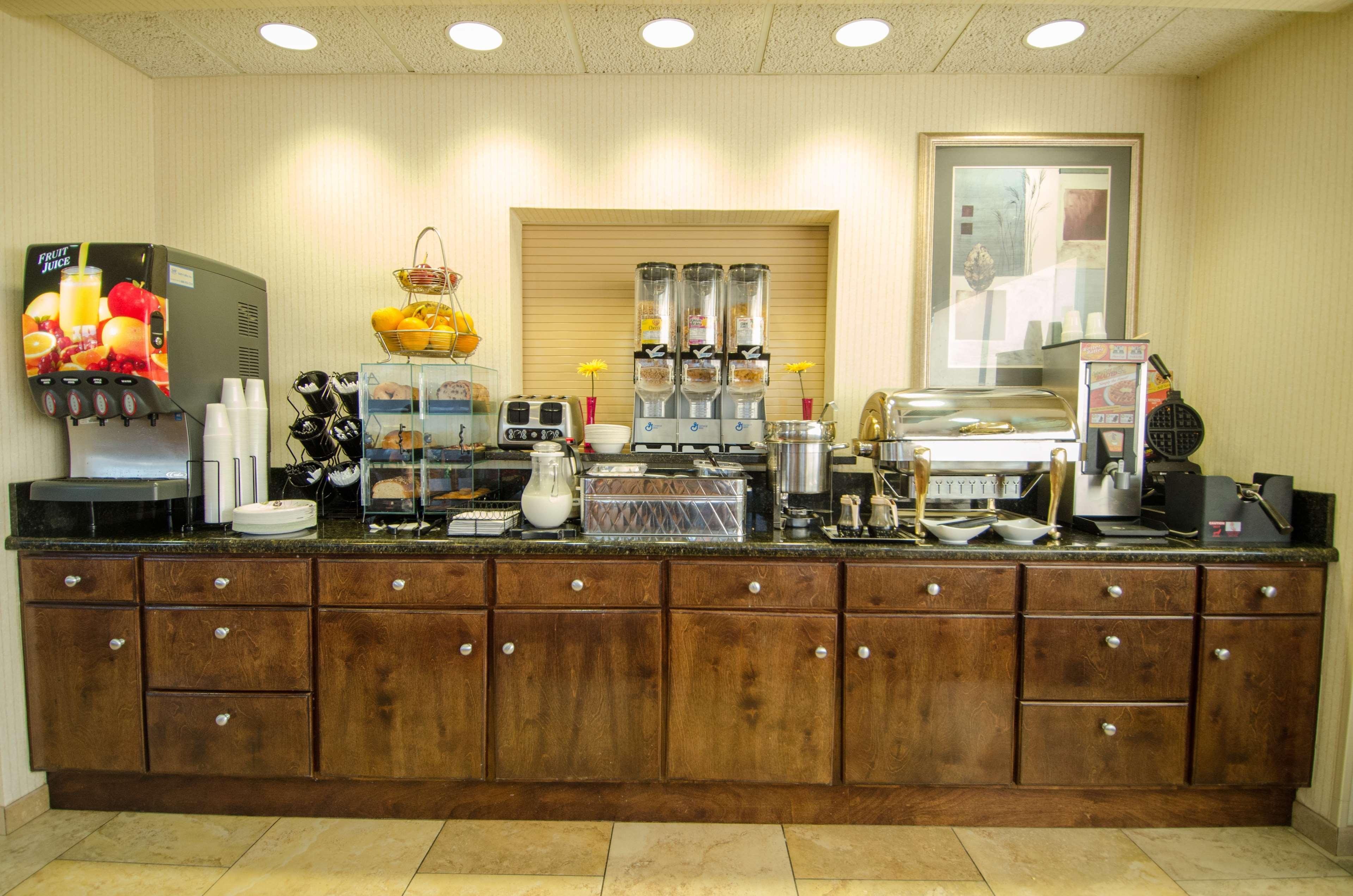 Best Western Plus Castlerock Inn & Suites Bentonville Eksteriør bilde