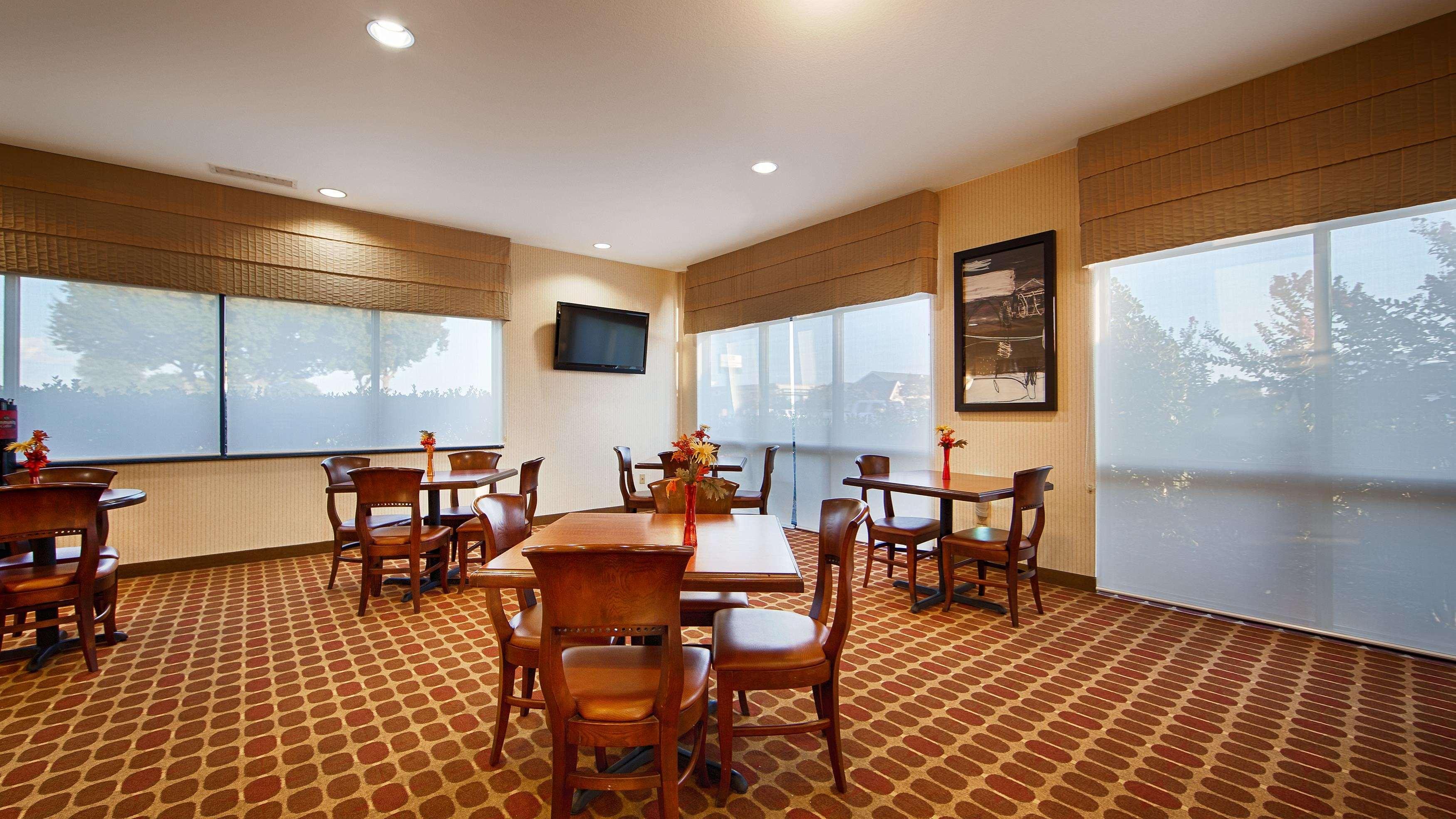 Best Western Plus Castlerock Inn & Suites Bentonville Eksteriør bilde